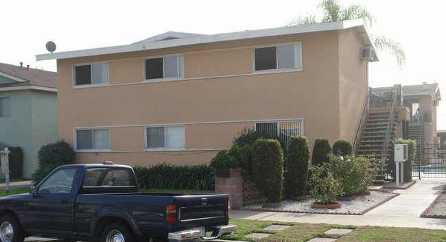 440 E Algrove St in Covina, CA - Building Photo - Building Photo