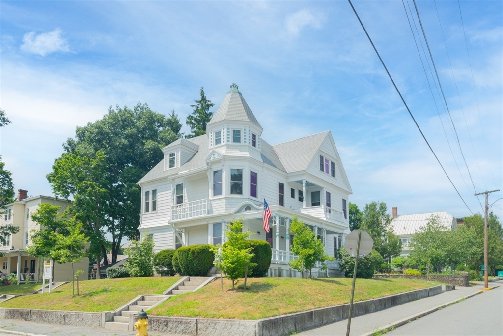 60 Congress St in Fitchburg, MA - Foto de edificio