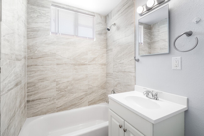 24182 Tamarisk Ave in Boron, CA - Building Photo - Building Photo