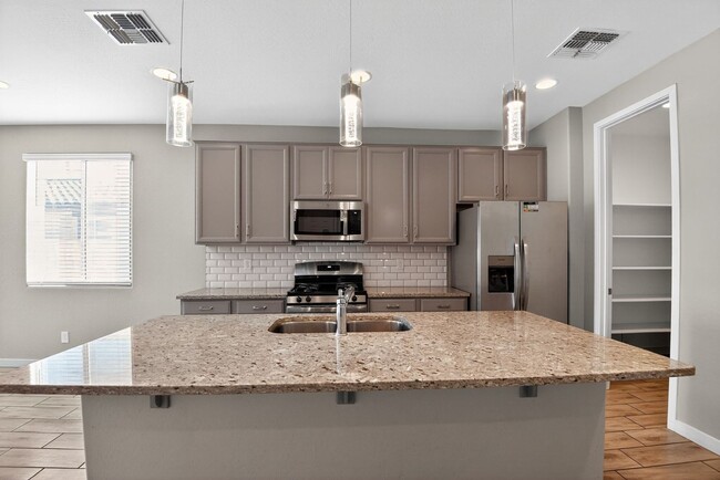 10810 W Grant St in Avondale, AZ - Building Photo - Building Photo