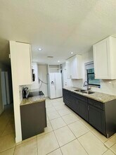 297 NW 1st Ave in Deerfield Beach, FL - Building Photo - Building Photo