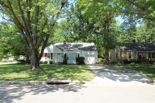 7942 Summit St in Kansas City, MO - Building Photo - Building Photo
