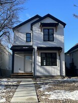 764 Athol St in Regina, SK - Building Photo