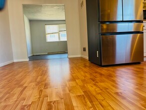 904 Rhodes Ave in West Mifflin, PA - Building Photo - Building Photo