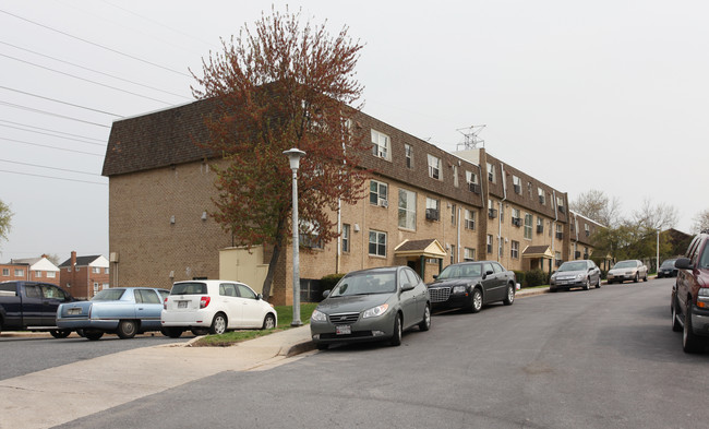 Lorelly Court Apartments in Baltimore, MD - Building Photo - Building Photo