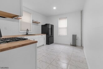 45 Seymour Ave in Newark, NJ - Building Photo - Building Photo