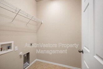27 Juniper Berry Way in Lakeway, TX - Building Photo - Building Photo