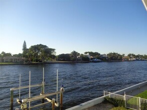 1001 S Riverside Dr, Unit 105 in Pompano Beach, FL - Building Photo - Building Photo