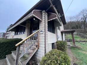 304 Marie St in Glassport, PA - Foto de edificio - Building Photo