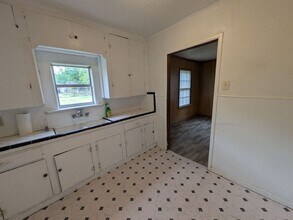 2125 Earl St in Beaumont, TX - Building Photo - Building Photo