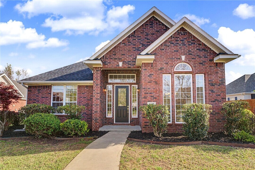 6537 Harvey Jones Ave in Springdale, AR - Building Photo