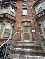 217 Jarvis St in Toronto, ON - Building Photo