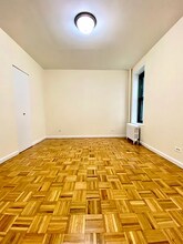 249 E 71st St in New York, NY - Foto de edificio - Building Photo