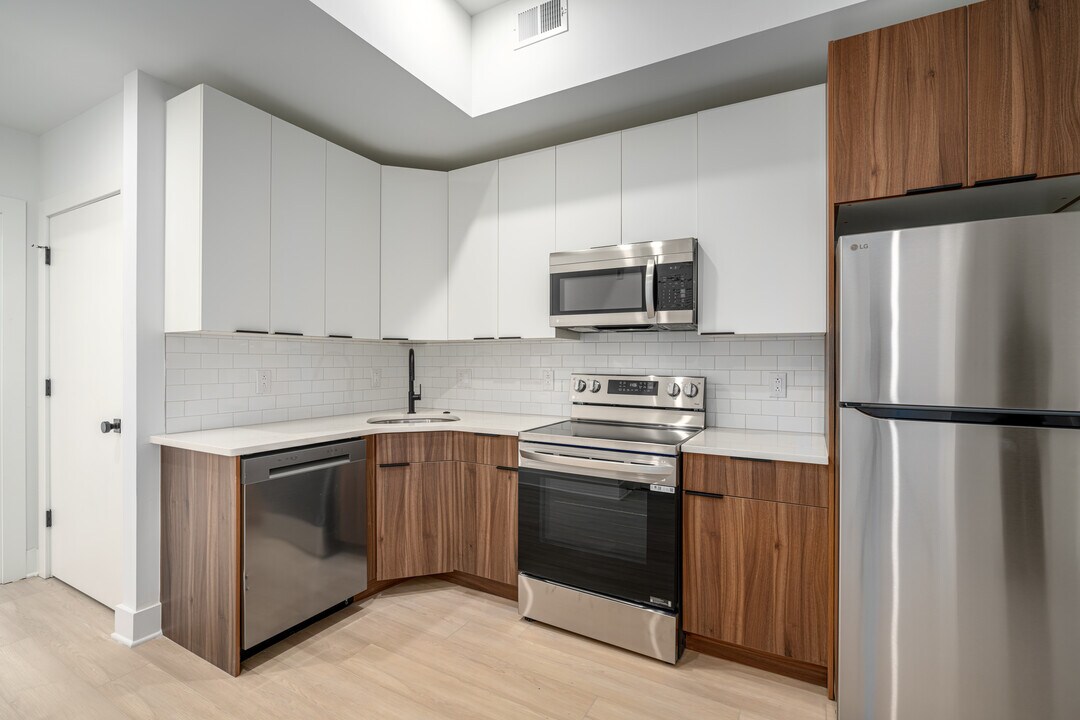 4408 Lancaster Ave in Philadelphia, PA - Building Photo