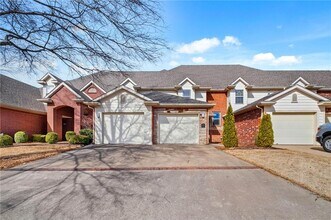 6683 W Valley View Rd in Rogers, AR - Building Photo - Building Photo