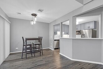 730 Hamilton Ct in Schaumburg, IL - Building Photo - Building Photo