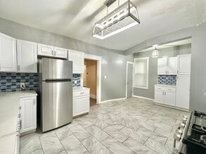 519 S River St in Wilkes-Barre, PA - Foto de edificio - Building Photo