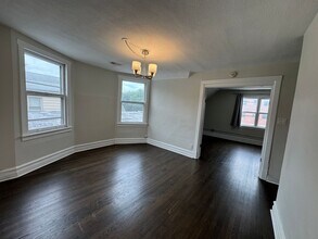 5017 N Western Ave in Chicago, IL - Foto de edificio - Building Photo