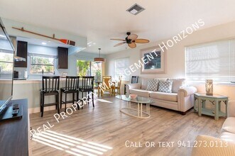 2169 Pueblo Cir in Sarasota, FL - Building Photo - Building Photo