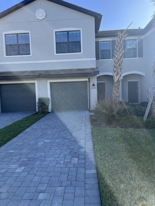 14955 Lyla Ter in Bradenton, FL - Building Photo