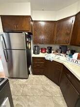 916 W Elm St in Linden, NJ - Building Photo - Building Photo