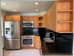 5083 NW 116th Ave in Doral, FL - Building Photo - Building Photo