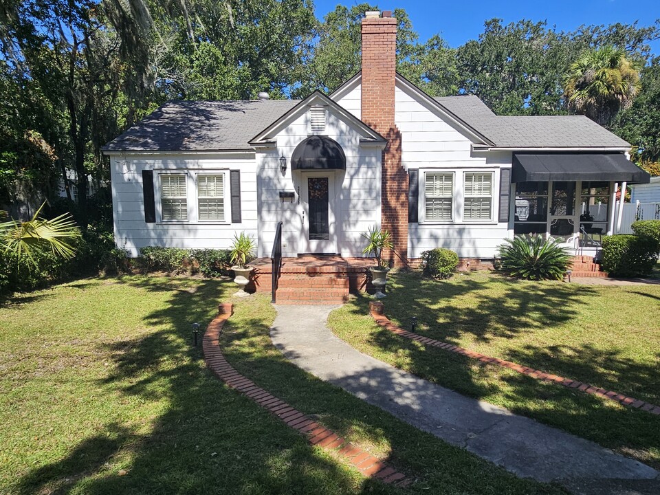 2105 North St in Beaufort, SC - Building Photo