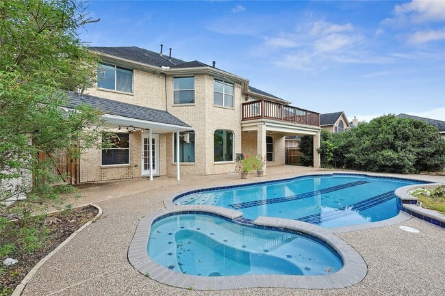 1423 Meadow Lakes Dr