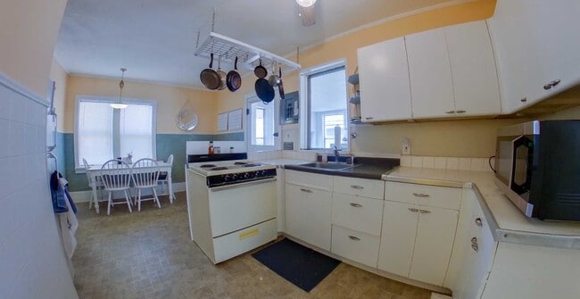 property at 40 Zeandale Rd