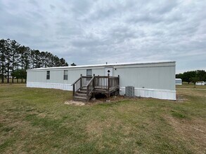 165 Kesler Dr in Saint Pauls, NC - Building Photo - Building Photo