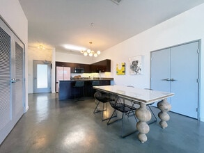 435 W Center Street Promenade, Unit 214 in Anaheim, CA - Building Photo - Building Photo