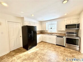 11011 Pennway Dr in North Chesterfield, VA - Building Photo - Building Photo