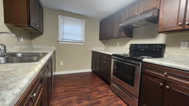 1112 Spring St in Johnson City, TN - Building Photo - Building Photo