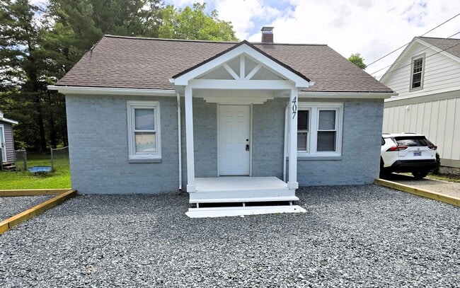 property at 407 Meadowview Dr