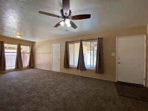 4734 E Princeton Ave in Fresno, CA - Building Photo - Building Photo