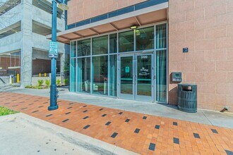 3100 W 7th St, Unit 811 in Fort Worth, TX - Building Photo - Building Photo