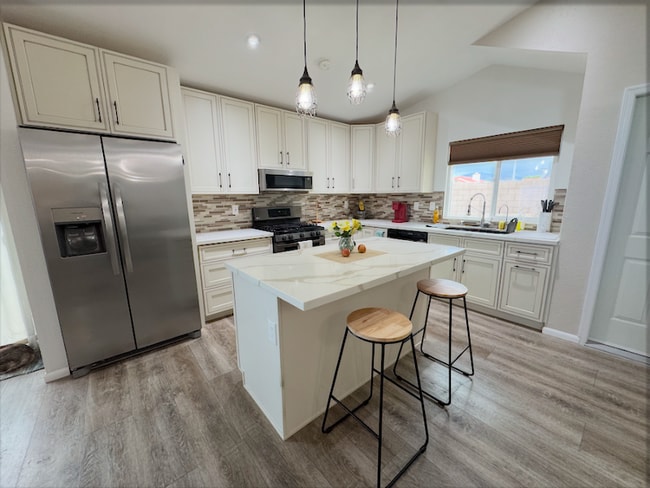 37029 Dawson Dr in Palmdale, CA - Building Photo - Building Photo