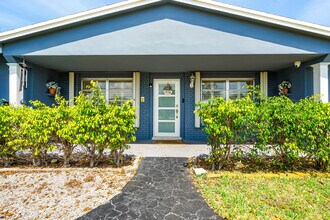 420 SE 12th Ave in Deerfield Beach, FL - Building Photo - Building Photo