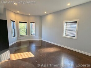 8 Cross St E in Somerville, MA - Building Photo - Building Photo