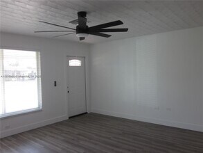 7571 Pierce St in Hollywood, FL - Building Photo - Building Photo