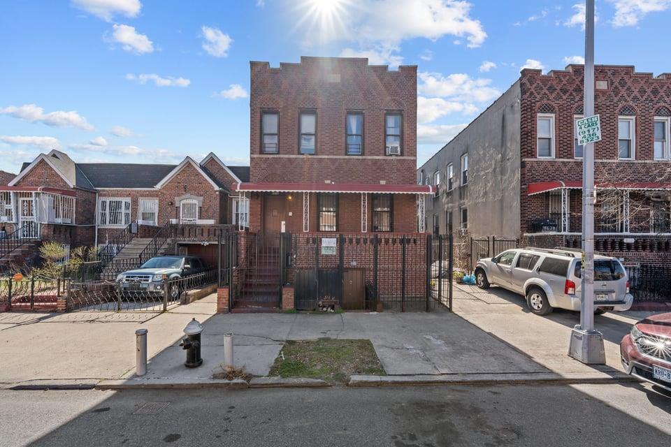 9516 Avenue A in Brooklyn, NY - Building Photo