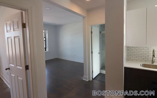 11 Peterborough St in Boston, MA - Building Photo - Building Photo