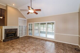 2279 Hickory Path Dr in Memphis, TN - Foto de edificio - Building Photo