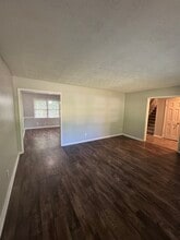 2435 Hallie Mill Rd in Atlanta, GA - Building Photo - Building Photo