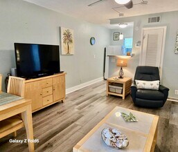 3225 NE 16th St, Unit 9a in Pompano Beach, FL - Foto de edificio - Building Photo