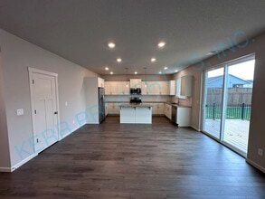 18611 Melissa Ave in Sandy, OR - Foto de edificio - Building Photo