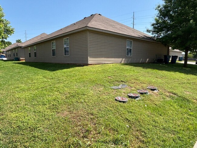 3308 SW Victoria Pl in Bentonville, AR - Building Photo - Building Photo