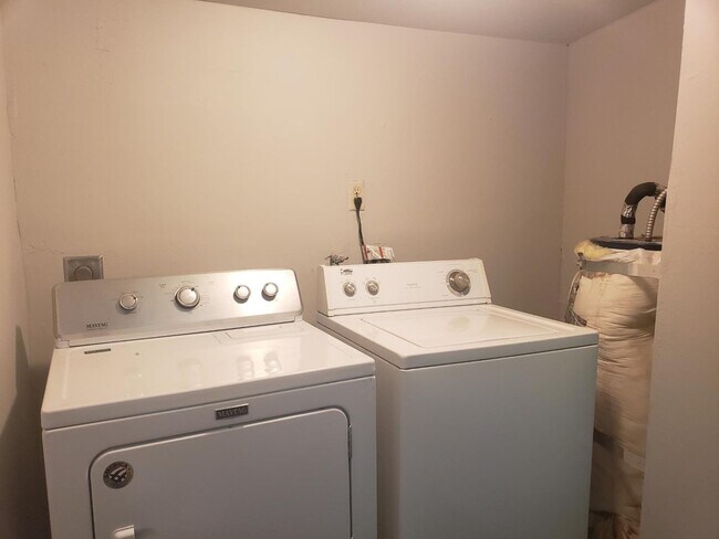 1572 Warner St-Unit -1572 1/2 Warner Ave in Chico, CA - Building Photo - Building Photo