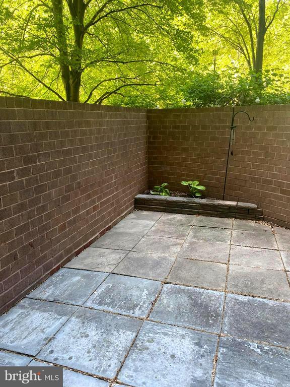 10101 Grosvenor Pl in North Bethesda, MD - Building Photo - Building Photo