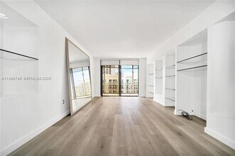 6061 Collins Ave in Miami Beach, FL - Building Photo - Building Photo